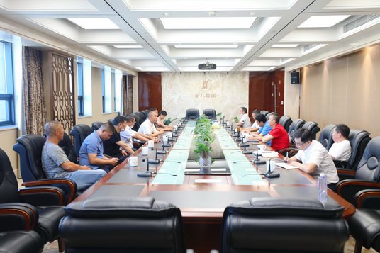 新洲區(qū)委常委、組織部長(zhǎng)毛俊蒞臨新八集團(tuán)調(diào)研指導(dǎo)工作